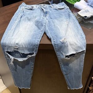 Flying monkey size 29 cropped 
Distressed Light Blue Jeans